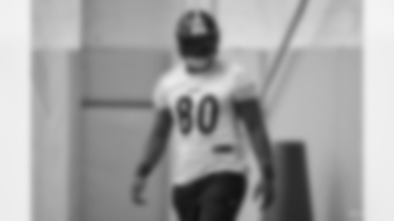 Pittsburgh Steelers tight end Darnell Washington (80) during practice at the UPMC Rooney Sports Complex preparing for a Week 14 matchup against the Baltimore Ravens, Wednesday, Dec. 3, 2025 in Pittsburgh, PA. (Karl Roser / Pittsburgh Steelers)