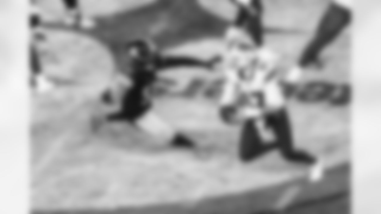 Pittsburgh Steelers linebacker Nick Herbig (51) during a regular season game between the Pittsburgh Steelers and the Buffalo Bills, Sunday, Nov. 30, 2025 in Pittsburgh, PA.  (Jared Wickerham / Pittsburgh Steelers)