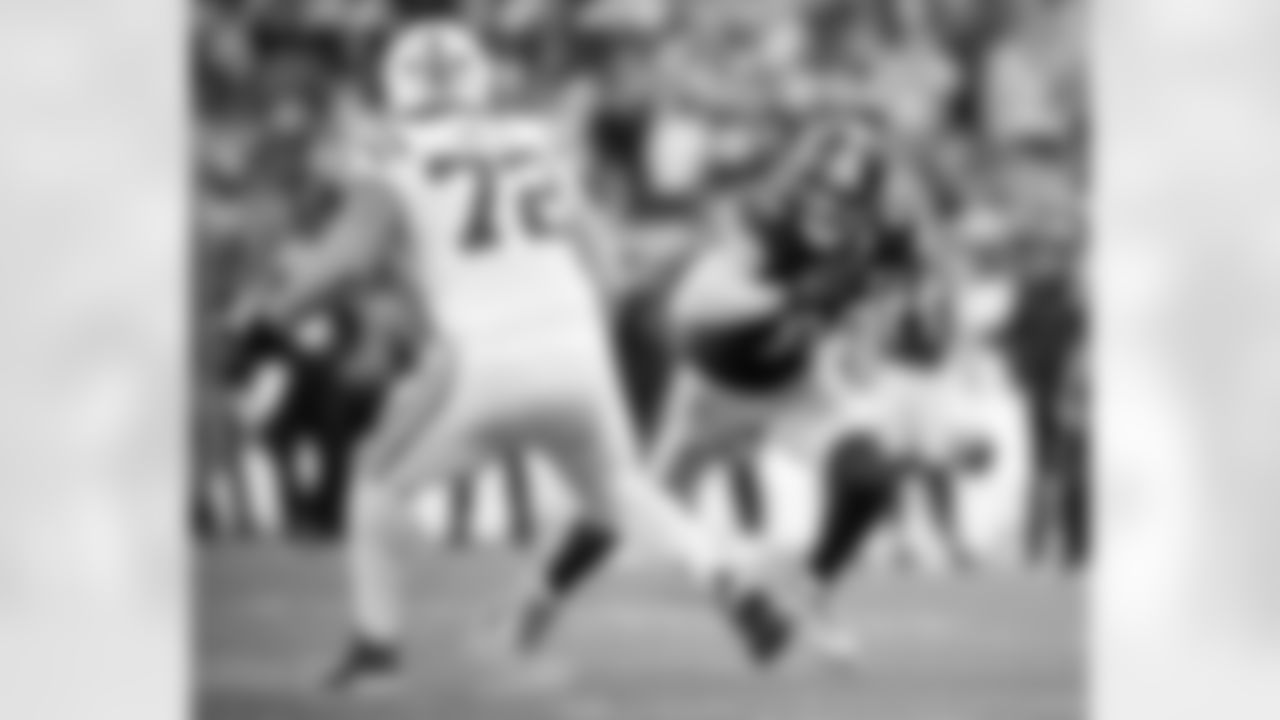 Pittsburgh Steelers linebacker T.J. Watt (90) during a regular season game between the Pittsburgh Steelers and the Indianapolis Colts, Sunday, Nov. 2, 2025 in Pittsburgh, PA. The Steelers defeated the Colts 27-20. (Karl Roser / Pittsburgh Steelers)