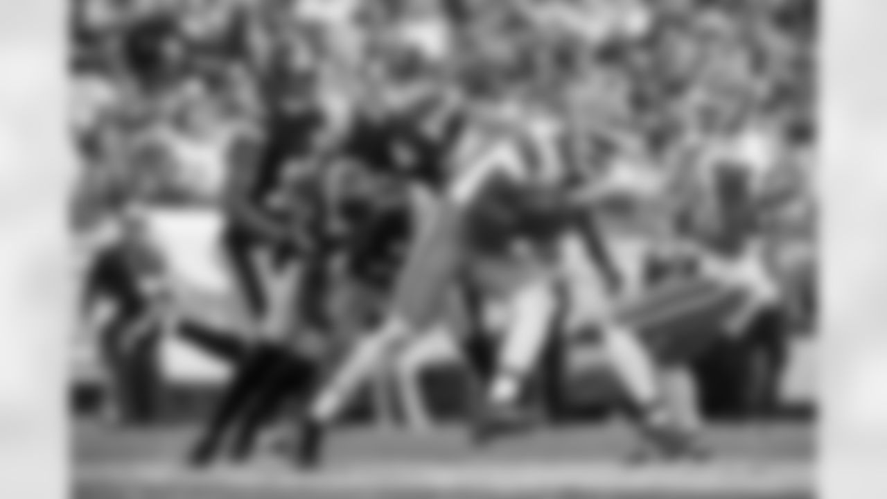 Pittsburgh Steelers safety Juan Thornhill (22) and Pittsburgh Steelers cornerback Jalen Ramsey (5) during a regular season game between the Pittsburgh Steelers and the Cleveland Browns, Sunday, Oct. 12, 2025 in Pittsburgh, PA. The Steelers defeated the Browns 23-9. (Jared Wickerham/ Pittsburgh Steelers)