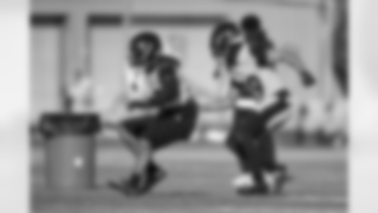 Pittsburgh Steelers cornerback Asante Samuel Jr. (22) and Pittsburgh Steelers defensive back Daryl Porter (39) during practice at the UPMC Rooney Sports Complex preparing for a Week 16 matchup against the Detroit Lions, Thursday, Dec. 18, 2025 in Pittsburgh, PA. (Alysa Rubin / Pittsburgh Steelers)