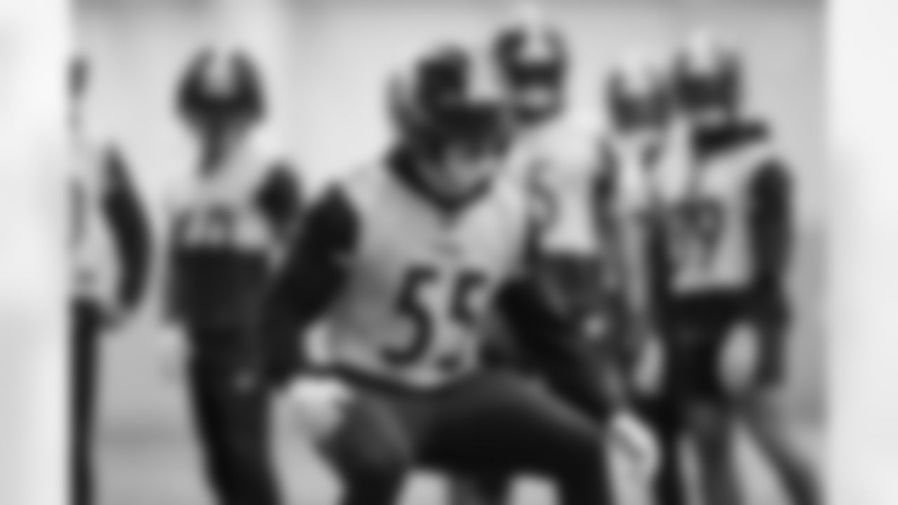 Pittsburgh Steelers linebacker Cole Holcomb (55) during practice at the UPMC Rooney Sports Complex preparing for a Week 14 matchup against the Baltimore Ravens, Friday, Dec. 5, 2025 in Pittsburgh, PA. (Alysa Rubin / Pittsburgh Steelers)