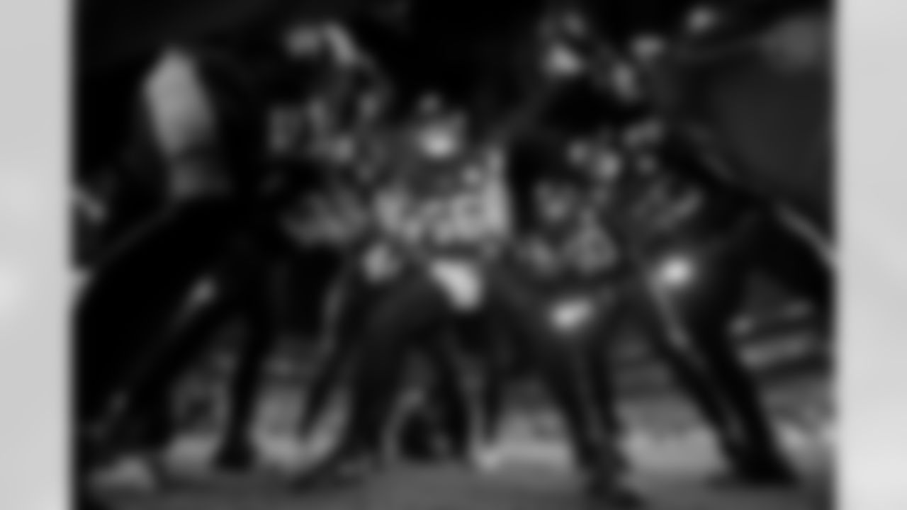 Pittsburgh Steelers linebacker Alex Highsmith (56) and the linebackers prior to a regular season game between the Pittsburgh Steelers and the Miami Dolphins, Monday, Dec. 15, 2025 in Pittsburgh, PA. The Steelers defeated the Dolphins 28-15. (Karl Roser / Pittsburgh Steelers)