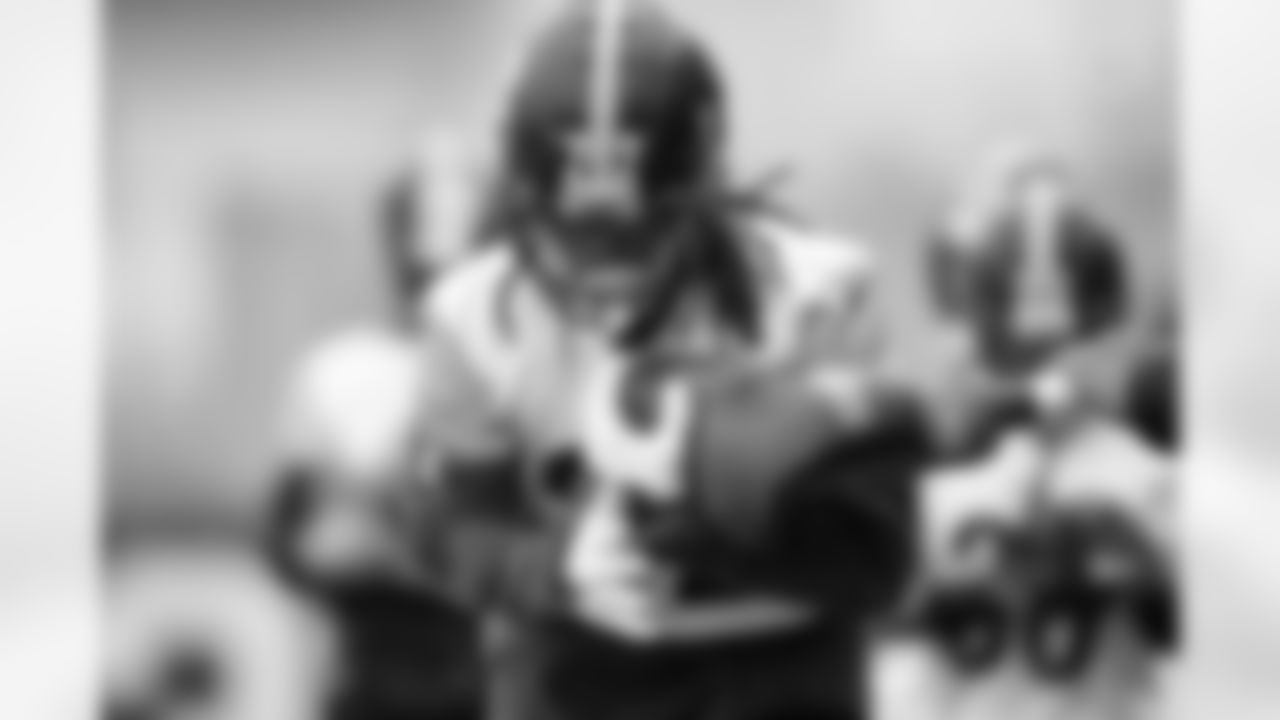 Pittsburgh Steelers running back Najee Harris (22) during practice at the UPMC Rooney Sports Complex preparing for a Week 18 matchup against the Cincinnati Bengals, Thursday, Jan. 2, 2025 in Pittsburgh, PA. (Alysa Rubin / Pittsburgh Steelers)
