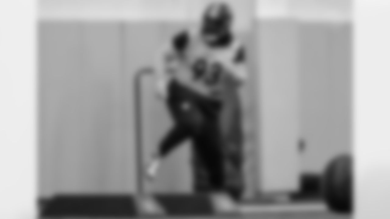 Pittsburgh Steelers defensive tackle Esezi Otomewo (93) during practice at the UPMC Rooney Sports Complex preparing for a Week 18 matchup against the Baltimore Ravens, Thursday, Jan. 1, 2026 in Pittsburgh, PA. (Alysa Rubin / Pittsburgh Steelers)