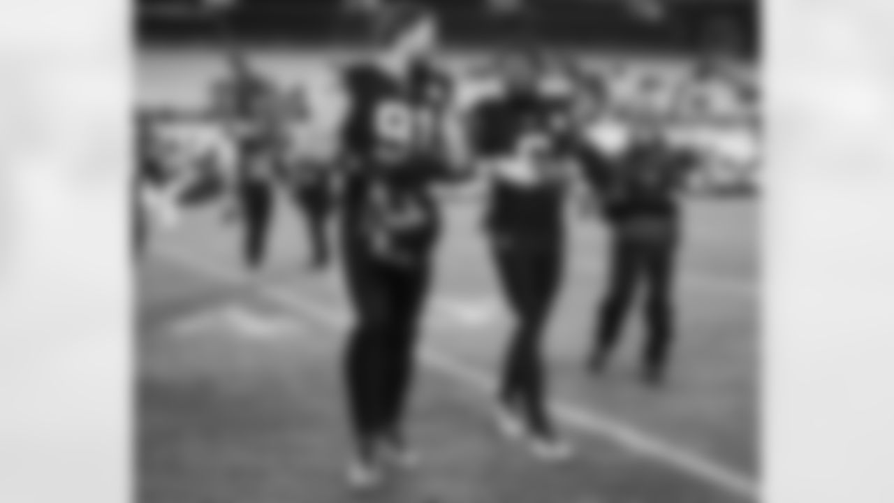 Pittsburgh Steelers defensive end Logan Lee (91) and Pittsburgh Steelers linebacker Patrick Queen (6) following a regular season game between the Pittsburgh Steelers and the Miami Dolphins, Monday, Dec. 15, 2025 in Pittsburgh, PA. The Steelers defeated the Dolphins 28-15. (Alysa Rubin / Pittsburgh Steelers)