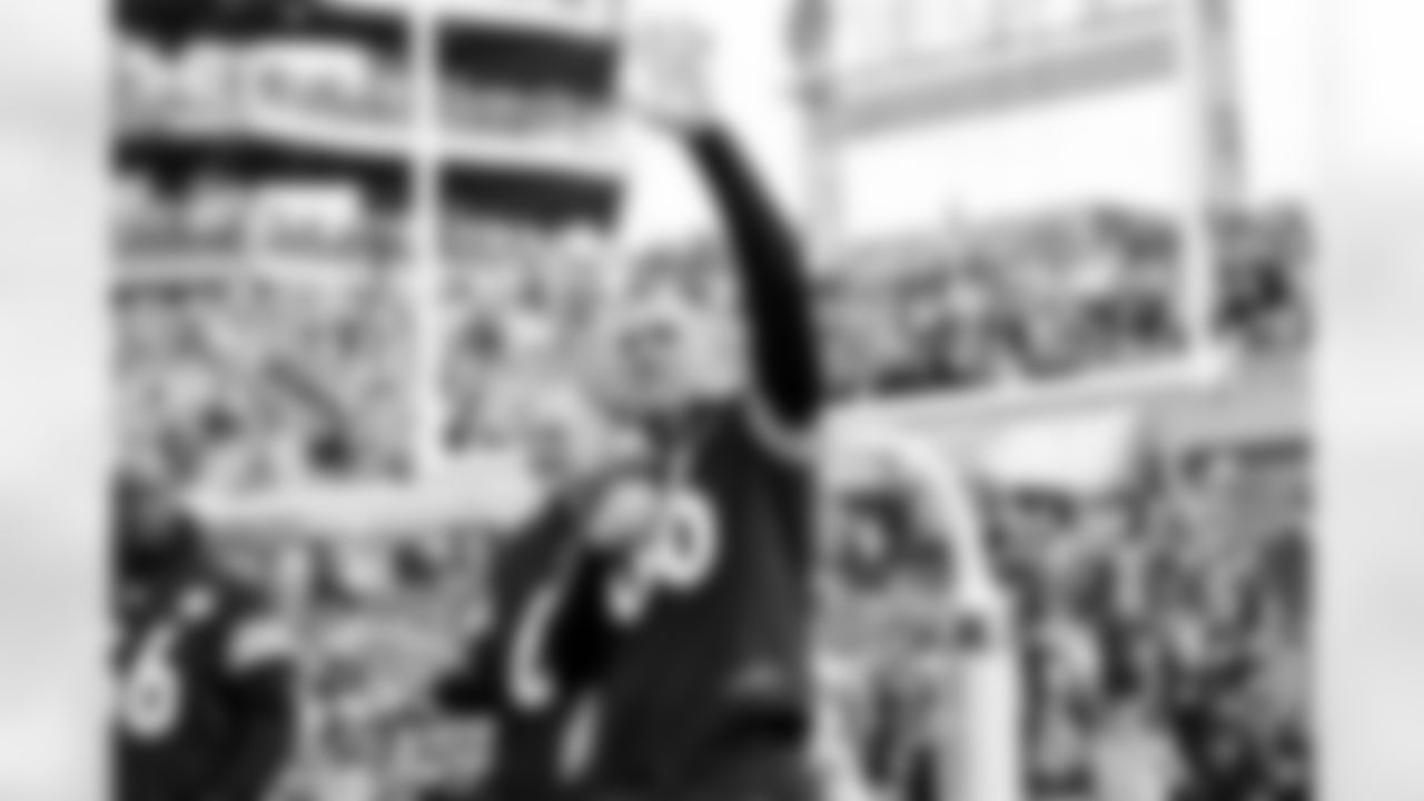 The Pittsburgh Steelers celebrated the 20th anniversary of Super Bowl XL during halftime of a regular season game between the Pittsburgh Steelers and the Indianapolis Colts, Sunday, Nov. 2, 2025 in Pittsburgh, PA. (Karl Roser / Pittsburgh Steelers)