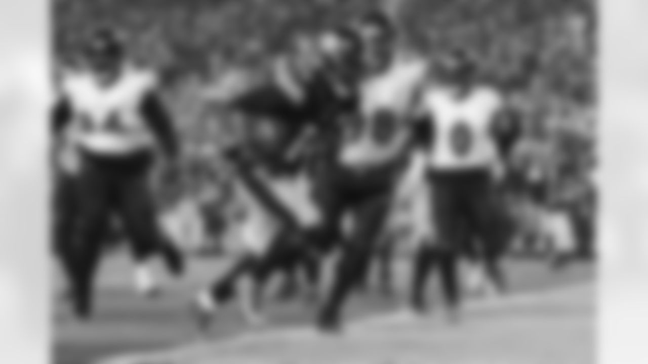 Pittsburgh Steelers running back Kenneth Gainwell (14) during a regular season game between the Pittsburgh Steelers and the Baltimore Ravens, Sunday, Jan. 4, 2026 in Pittsburgh, PA.  (Alysa Rubin / Pittsburgh Steelers)