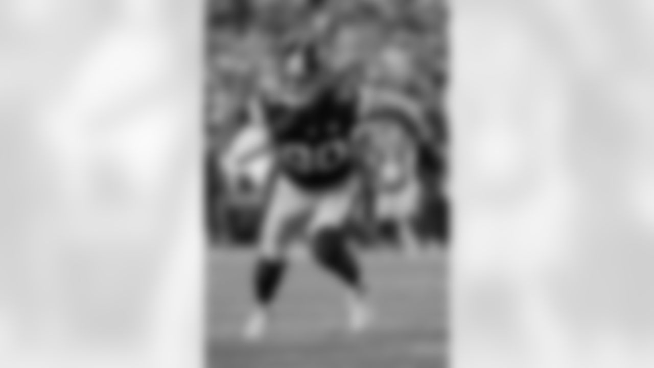 Pittsburgh Steelers linebacker T.J. Watt (90)