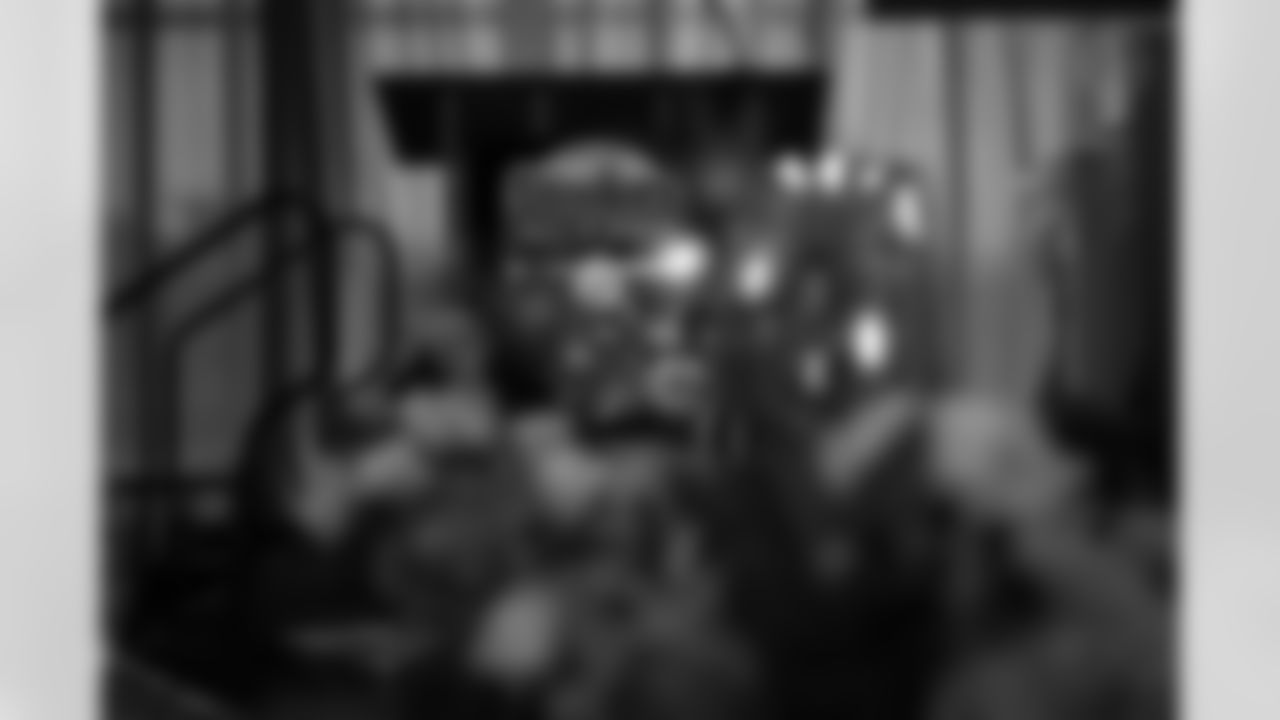 The Pittsburgh Steelers celebrate the 2025 Hall of Honor Class during the Hall of Honor Dinner Ceremony presented by U.S. Steel on Sunday, Dec. 14, 2025 in Pittsburgh, PA. (Alysa Rubin / Pittsburgh Steelers)