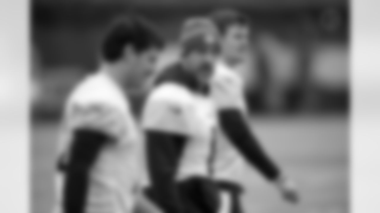 Pittsburgh Steelers quarterback Aaron Rodgers (8) during practice at the UPMC Rooney Sports Complex preparing for a Wild Card matchup against the Houston Texans, Friday, Jan. 9, 2026 in Pittsburgh, PA. (Karl Roser / Pittsburgh Steelers)