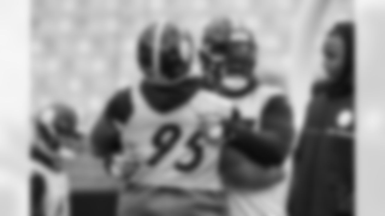 Pittsburgh Steelers defensive tackle Cameron Heyward (97) and Pittsburgh Steelers defensive tackle Keeanu Benton (95) during practice at Acrisure Stadium preparing for a Week 18 matchup against the Baltimore Ravens, Friday, Jan. 2, 2026 in Pittsburgh, PA. (Alysa Rubin / Pittsburgh Steelers)