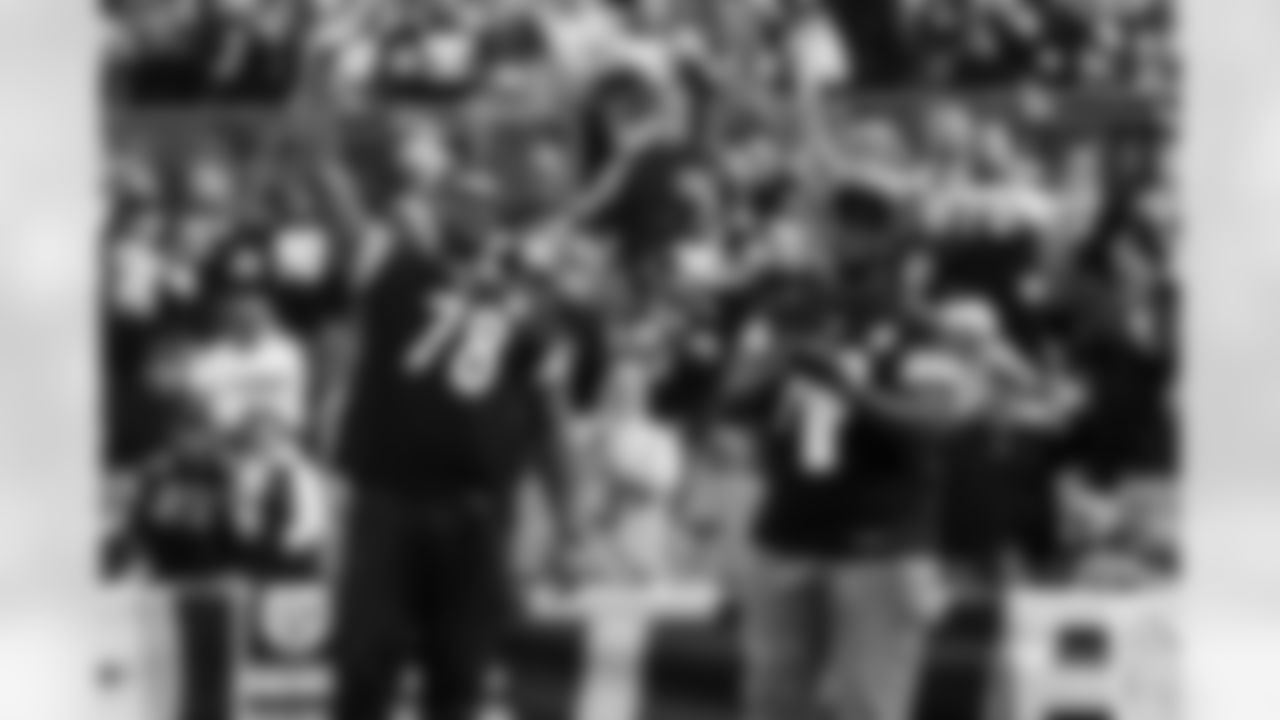 The Pittsburgh Steelers celebrated the 20th anniversary of Super Bowl XL during halftime of a regular season game between the Pittsburgh Steelers and the Indianapolis Colts, Sunday, Nov. 2, 2025 in Pittsburgh, PA. (Jared Wickerham / Pittsburgh Steelers)