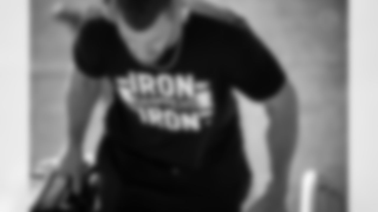 Pittsburgh Steelers linebacker T.J. Watt (90) travels to Chicago on Saturday, Nov. 22, 2025 for the Week 12 regular season matchup against the Chicago Bears. (Karl Roser / Pittsburgh Steelers)