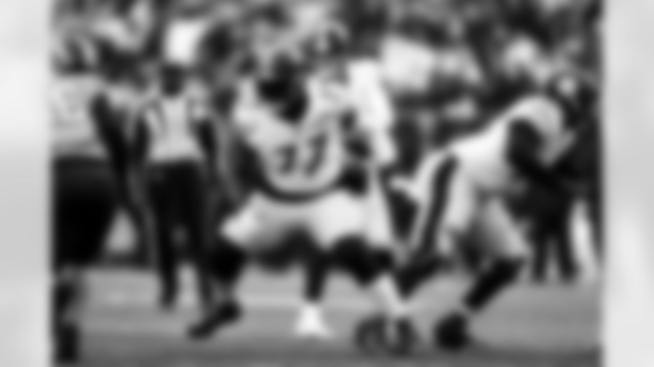 Pittsburgh Steelers offensive tackle Broderick Jones (77) during a regular season game between the Pittsburgh Steelers and the Cincinnati Bengals, Sunday, Nov. 26, 2023 in Cincinnati, OH. (Karl Roser / Pittsburgh Steelers)