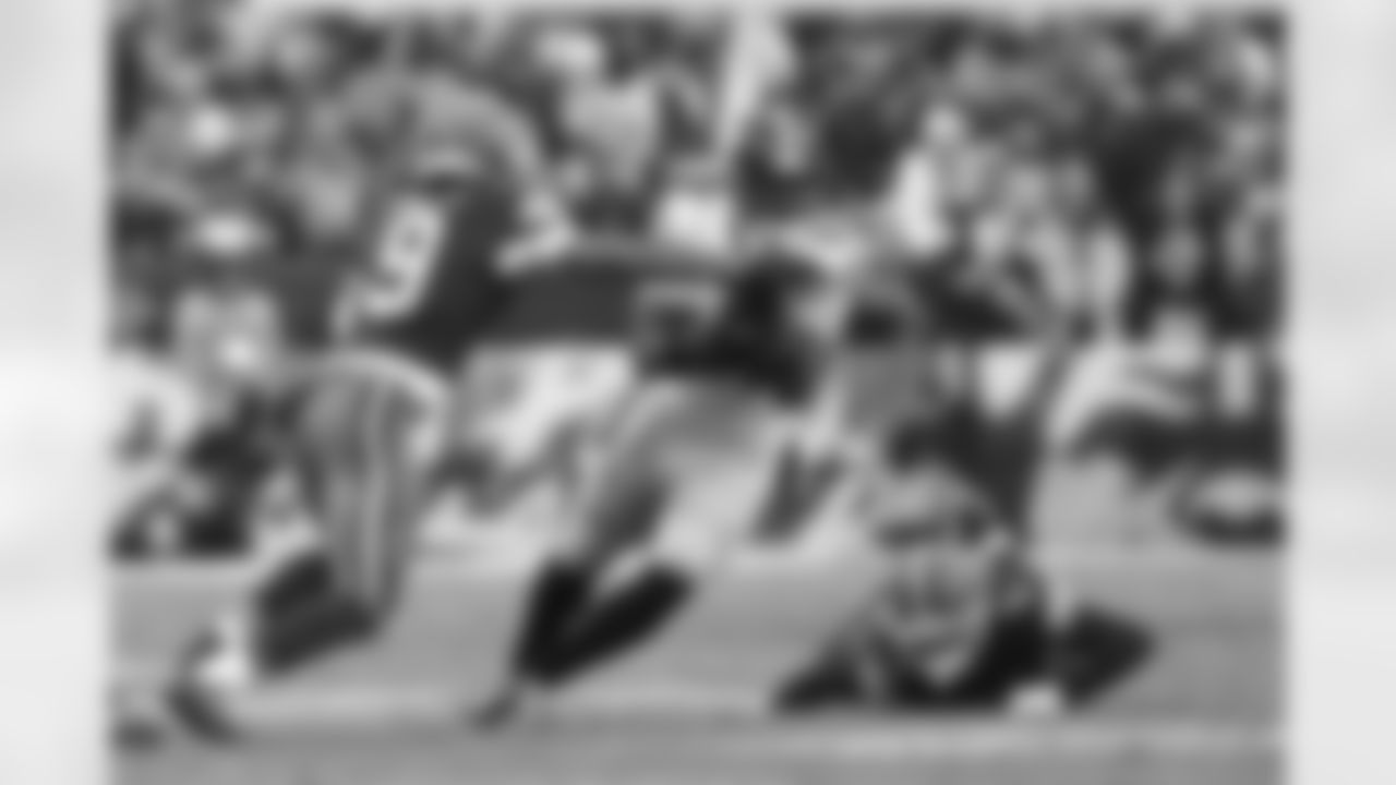 Pittsburgh Steelers tight end Jonnu Smith (81) during a regular season game between the Pittsburgh Steelers and the Cleveland Browns, Sunday, Dec. 28, 2025 in Cleveland, OH. (Jared Wickerham / Pittsburgh Steelers)