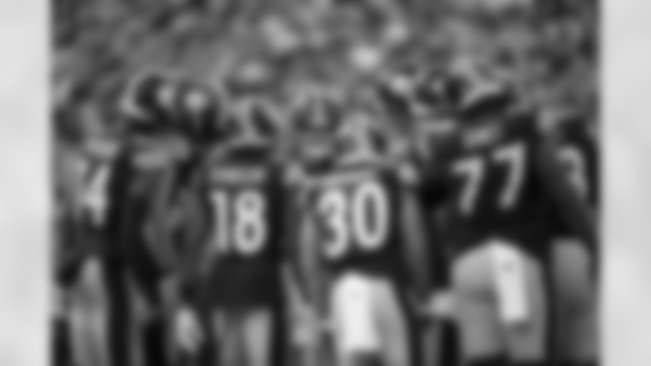 The Pittsburgh Steelers offense huddle on the field during a regular season game between the Pittsburgh Steelers and the Arizona Cardinals, Sunday, Dec. 3, 2023 in Pittsburgh, PA. The Cardinals beat the Steelers 24-10. (Karl Roser / Pittsburgh Steelers)