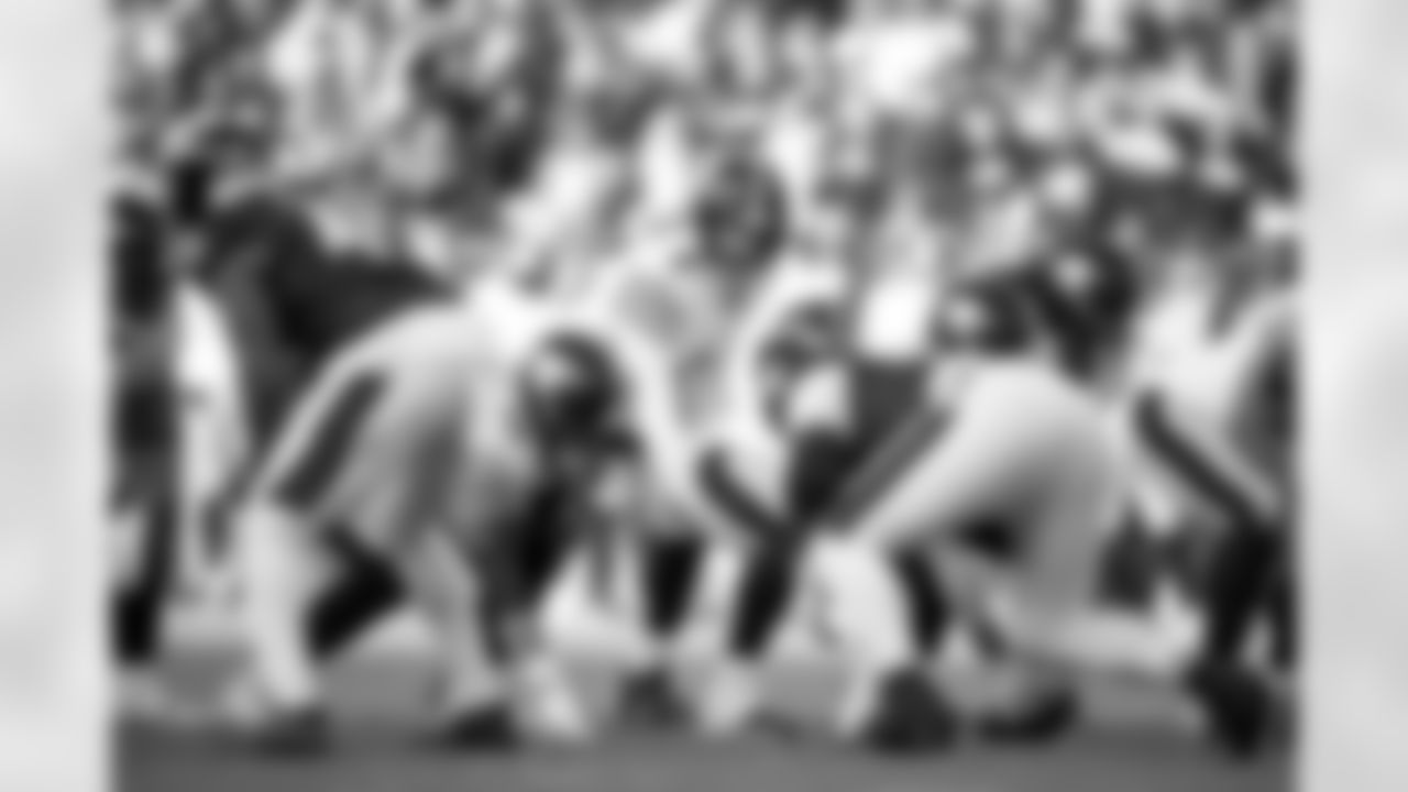 Pittsburgh Steelers quarterback Aaron Rodgers (8) during a regular season game between the Pittsburgh Steelers and the Baltimore Ravens, Sunday, Dec. 7, 2025 in Baltimore, MD. The Steelers defeated the Ravens 27-22. (Karl Roser / Pittsburgh Steelers)