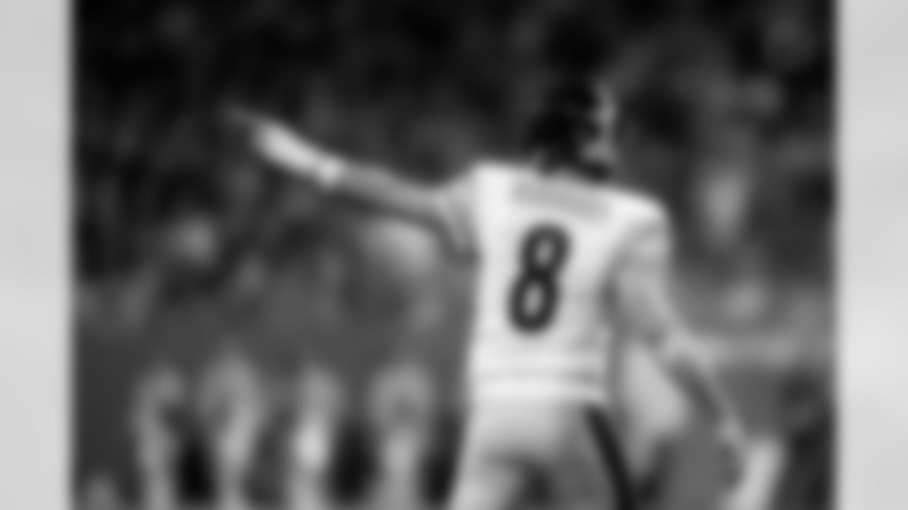 Pittsburgh Steelers quarterback Aaron Rodgers (8) during a regular season game between the Pittsburgh Steelers and the Detroit Lions, Sunday, Dec. 21, 2025 in Detroit, MI. The Steelers defeated the Lions 29-24. (Karl Roser / Pittsburgh Steelers)