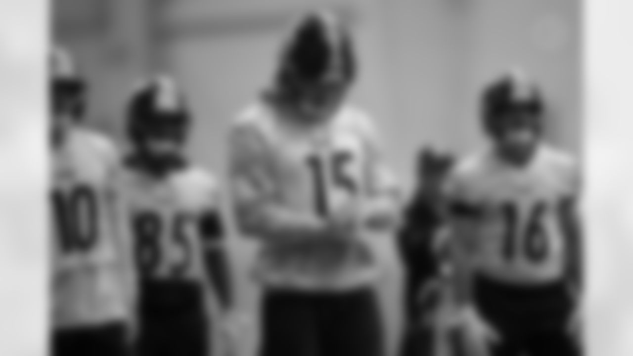 Pittsburgh Steelers wide receiver Ben Skowronek (15) during practice at the UPMC Rooney Sports Complex preparing for a Week 9 matchup against the Indianapolis Colts, Thursday, Oct. 30, 2025 in Pittsburgh, PA. (Alysa Rubin / Pittsburgh Steelers)