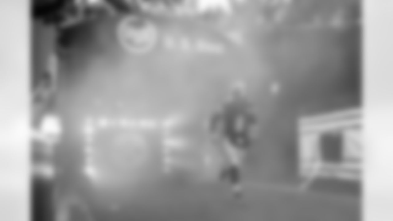 Pittsburgh Steelers quarterback Aaron Rodgers (8) prior to a regular season game between the Pittsburgh Steelers and the Cincinnati Bengals, Sunday, Nov. 16, 2025 in Pittsburgh, PA. The Steelers defeated the Bengals 34-12. (Karl Roser / Pittsburgh Steelers)