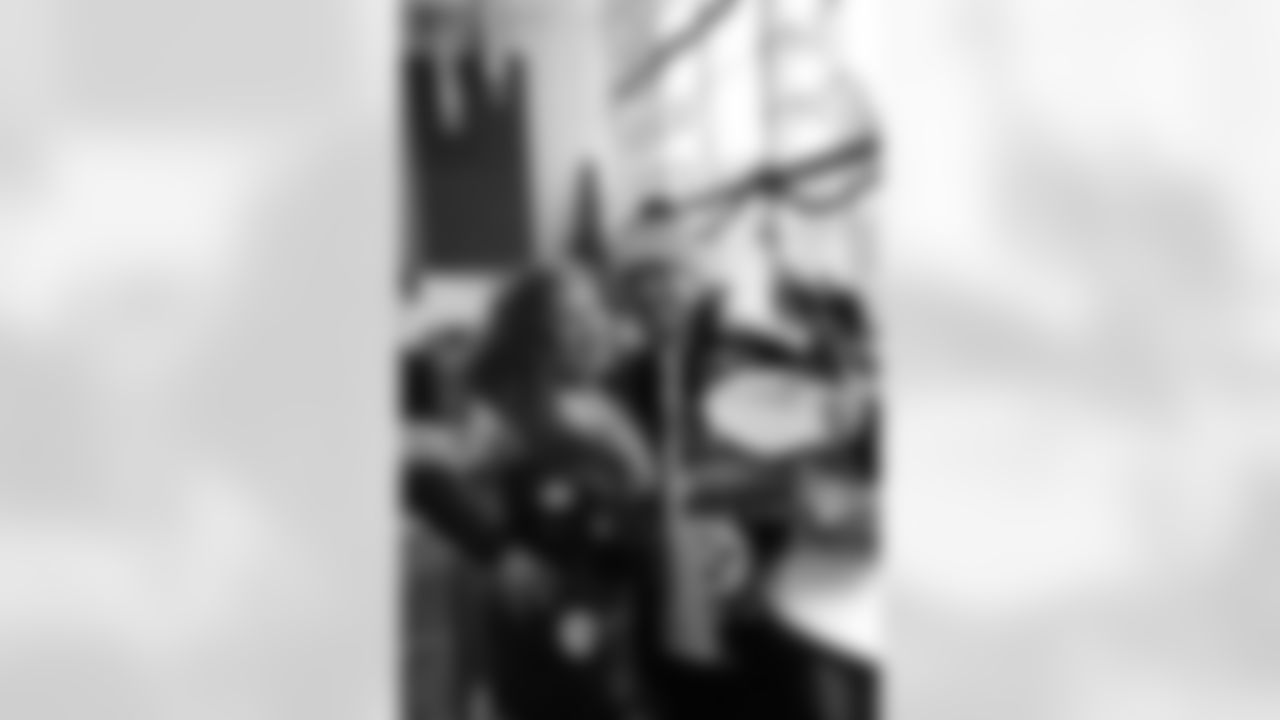 The Steelers welcomed fans from Mexico and Spain for an appreciation party prior to Monday night's game on Sunday, Dec. 14, 2025 in Pittsburgh, PA. (Emilee Fails / Pittsburgh Steelers)