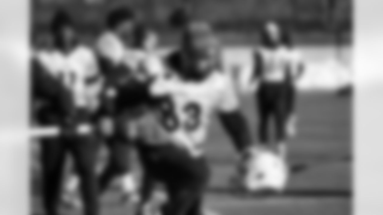 Pittsburgh Steelers tight end/fullback Connor Heyward (83) during practice at the UPMC Rooney Sports Complex preparing for a Week 16 matchup against the Detroit Lions, Wednesday, Dec. 17, 2025 in Pittsburgh, PA. (Karl Roser / Pittsburgh Steelers)