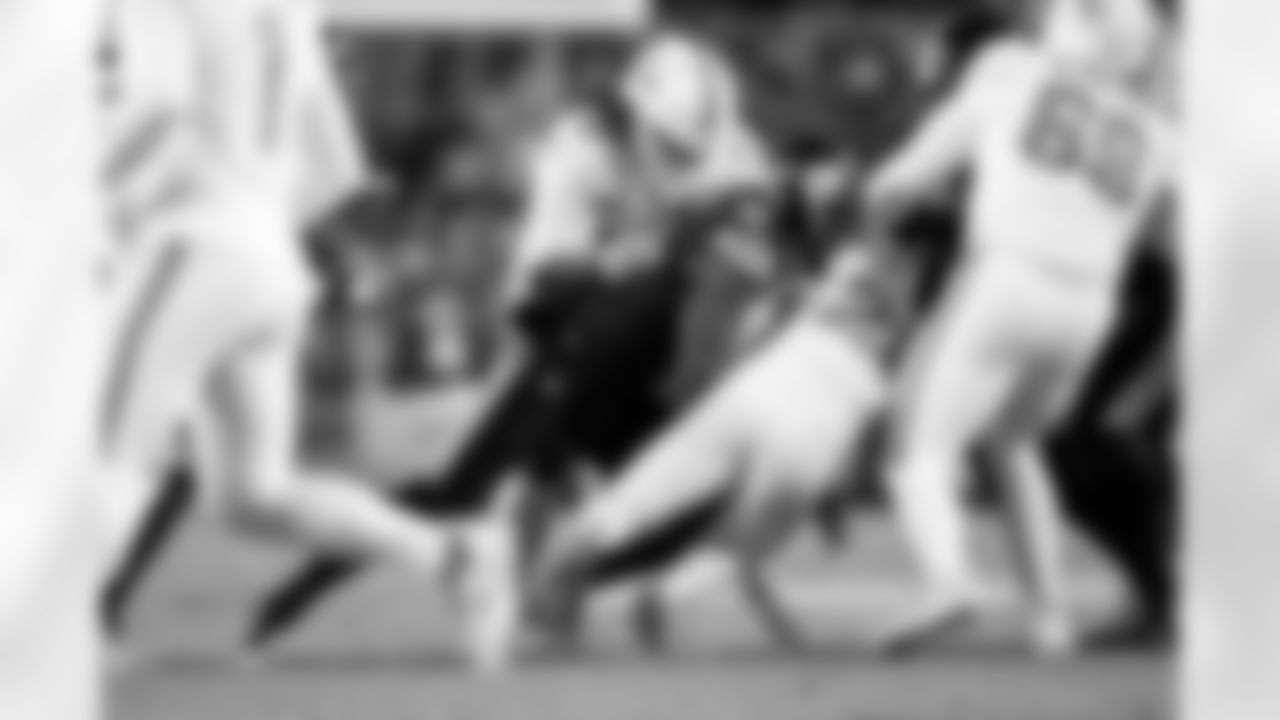 Pittsburgh Steelers linebacker Patrick Queen (6) during a regular season game between the Pittsburgh Steelers and the Miami Dolphins, Monday, Dec. 15, 2025 in Pittsburgh, PA. The Steelers defeated the Dolphins 28-15. (Karl Roser / Pittsburgh Steelers)