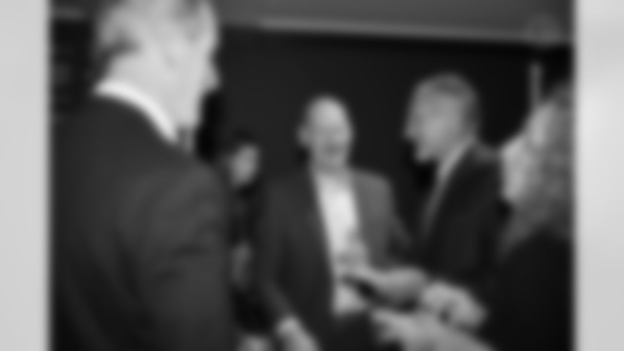 The Pittsburgh Steelers celebrated the 20th anniversary of Super Bowl XL during the Alumni Weekend Dinner at Acrisure Stadium benefitting the UPMC Sports Medicine Concussion Program, Saturday, Nov. 1, 2025 in Pittsburgh, PA. (Alysa Rubin / Pittsburgh Steelers)