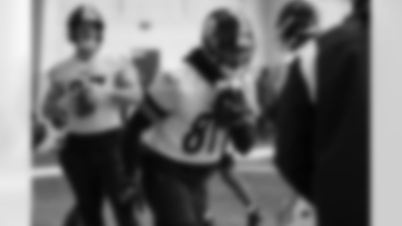 Pittsburgh Steelers tight end Jonnu Smith (81) during practice at the UPMC Rooney Sports Complex preparing for a Week 18 matchup against the Baltimore Ravens, Thursday, Jan. 1, 2026 in Pittsburgh, PA. (Alysa Rubin / Pittsburgh Steelers)