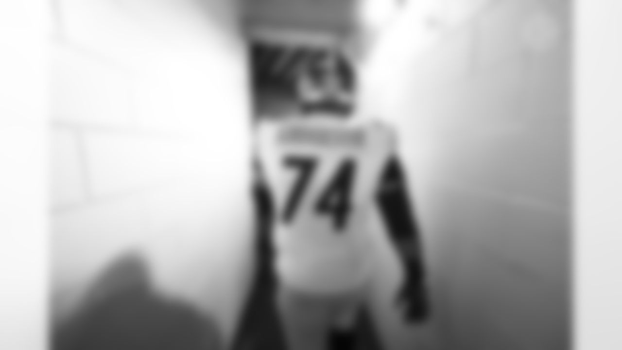 Pittsburgh Steelers offensive lineman Spencer Anderson (74) during a regular season game between the Pittsburgh Steelers and the Chicago Bears, Sunday, Nov. 23, 2025 in Chicago, IL. (Karl Roser / Pittsburgh Steelers)