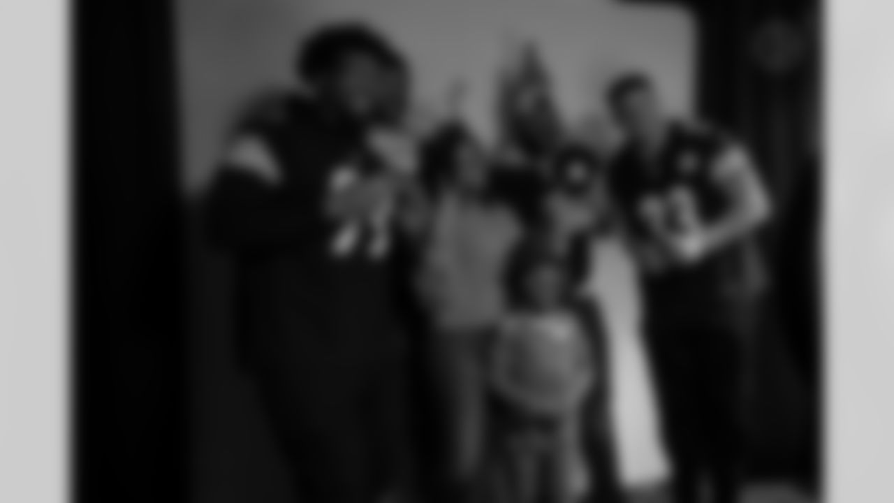 The Pittsburgh Steelers partnered with Convoy of Hope to give back to multiple community organizations in the Pittsburgh area on Tuesday, Dec. 9, 2025 in Pittsburgh, PA. (Alysa Rubin / Pittsburgh Steelers)