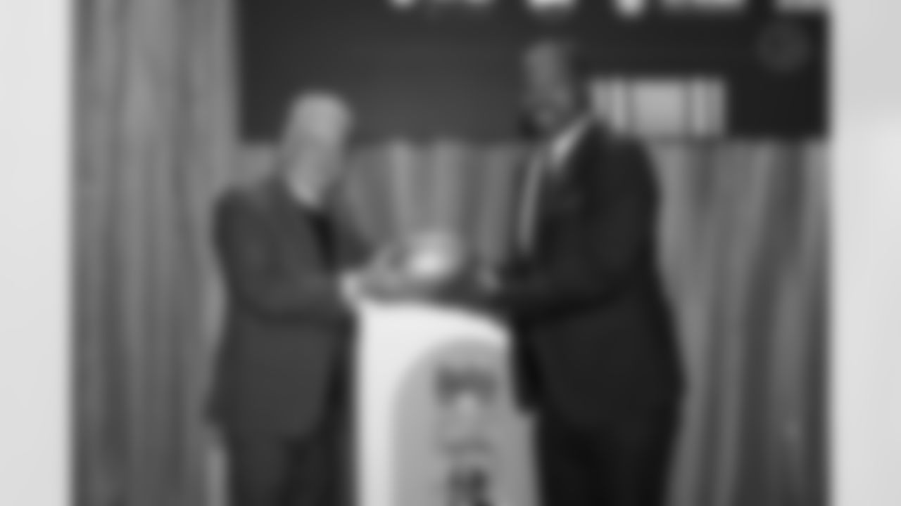 The Pittsburgh Steelers celebrate the 2025 Hall of Honor Class during the Hall of Honor Dinner Ceremony presented by U.S. Steel on Sunday, Dec. 14, 2025 in Pittsburgh, PA. (Karl Roser / Pittsburgh Steelers)