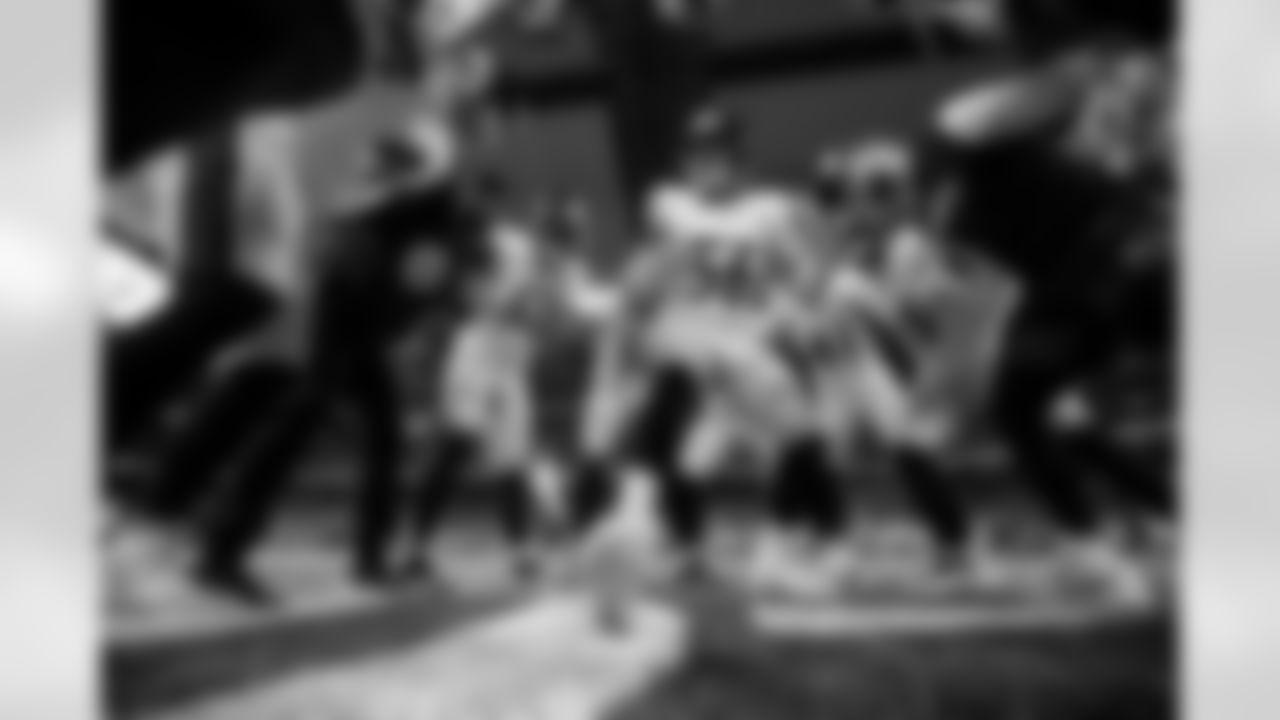 Pittsburgh Steelers linebacker Alex Highsmith (56) and the linebackers prior to a regular season game between the Pittsburgh Steelers and the Detroit Lions, Sunday, Dec. 21, 2025 in Detroit, MI. The Steelers defeated the Lions 29-24. (Karl Roser / Pittsburgh Steelers)