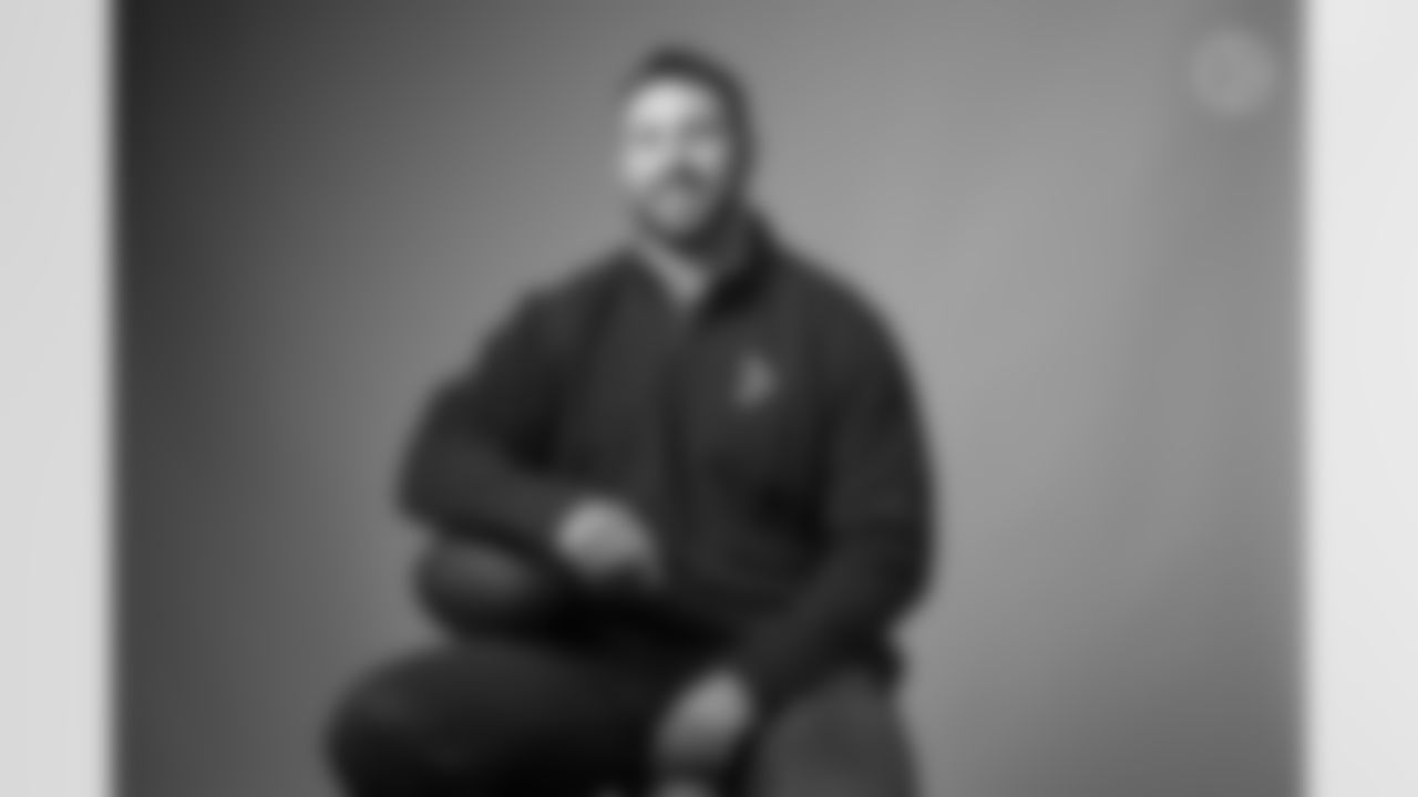 Dean Lowry poses for a photo Thursday, March 28, 2024 in Pittsburgh, PA. (Karl Roser / Pittsburgh Steelers)