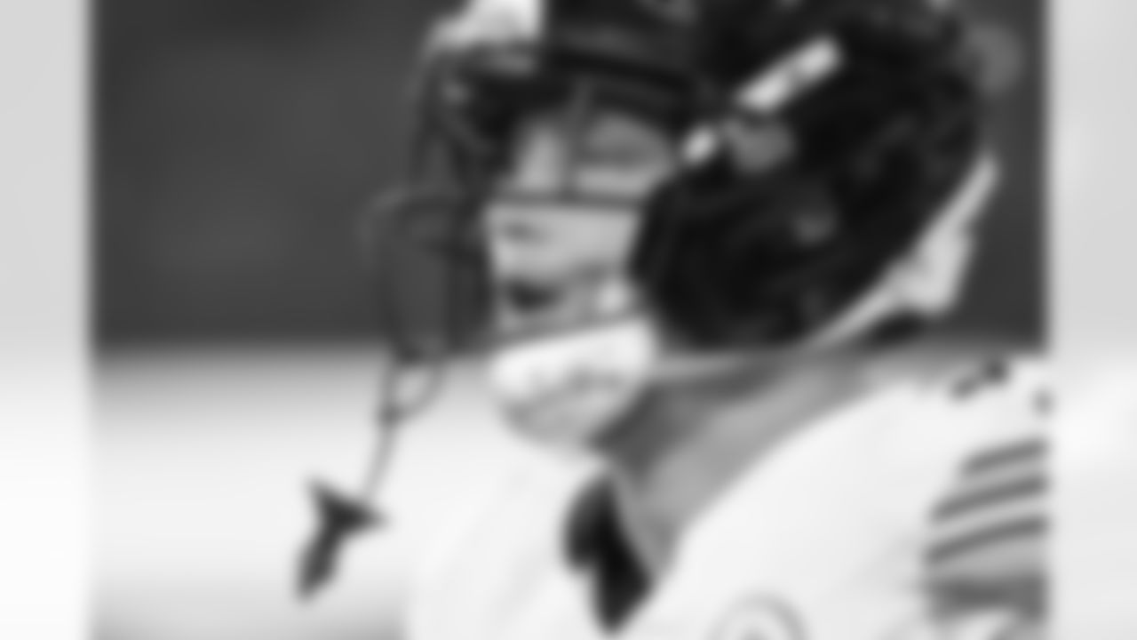 Pittsburgh Steelers linebacker Jack Sawyer (33) during a regular season game between the Pittsburgh Steelers and the Los Angeles Chargers, Sunday, Nov. 9, 2025 in Inglewood, CA. (Karl Roser / Pittsburgh Steelers)