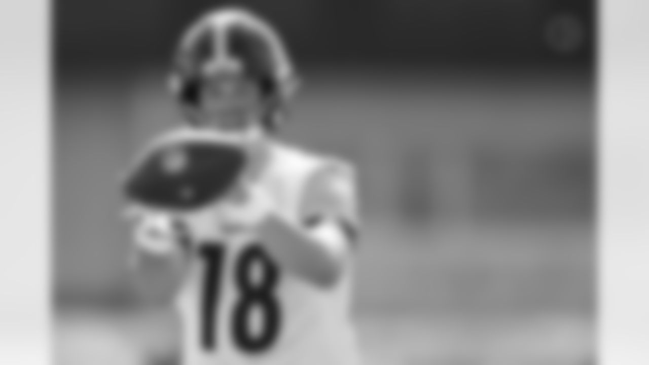 Pittsburgh Steelers quarterback Will Howard (18) participates in the Steelers rookie minicamp at the UPMC Rooney Sports Complex, Saturday, May 10, 2025 in Pittsburgh, PA. (Alysa Rubin / Pittsburgh Steelers)