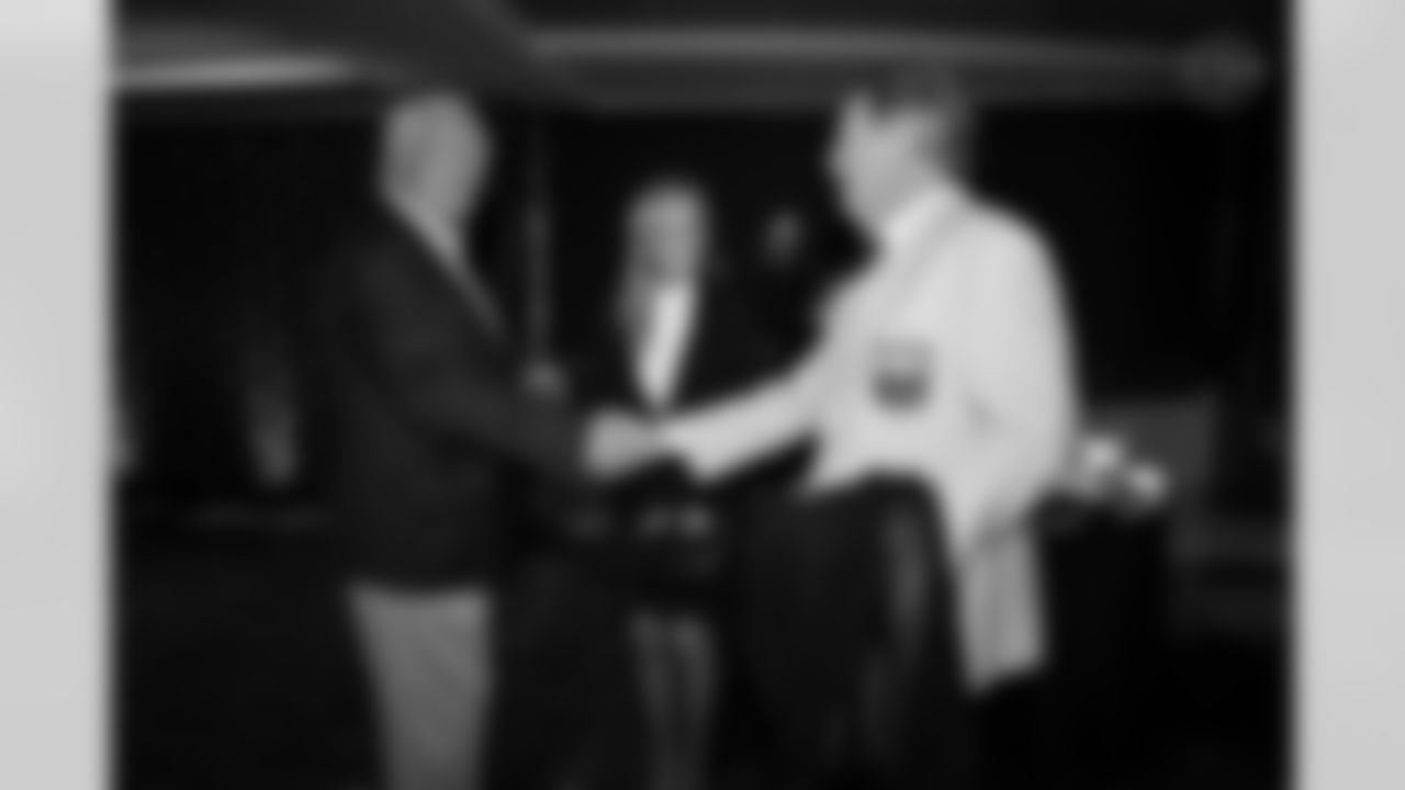 The Pittsburgh Steelers celebrated the 20th anniversary of Super Bowl XL during the Alumni Weekend Dinner at Acrisure Stadium benefitting the UPMC Sports Medicine Concussion Program, Saturday, Nov. 1, 2025 in Pittsburgh, PA. (Alysa Rubin / Pittsburgh Steelers)