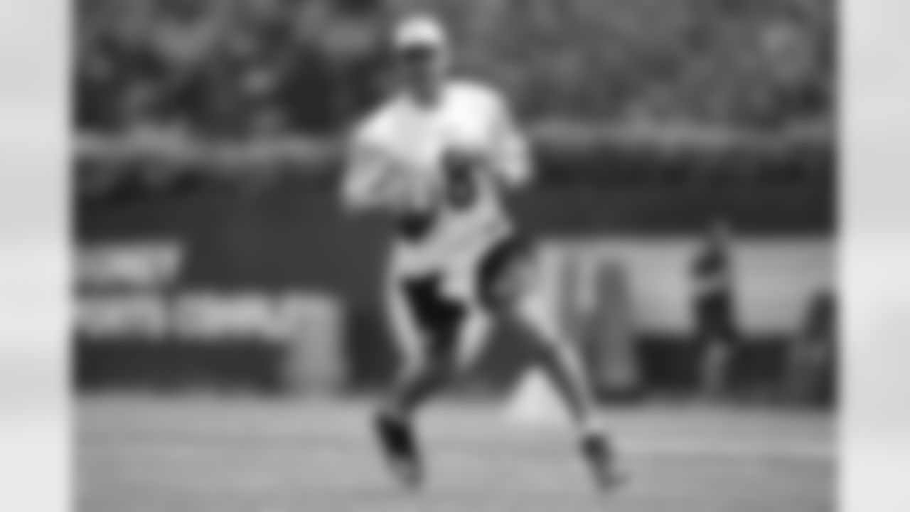 Pittsburgh Steelers quarterback Aaron Rodgers (8) practices at the UPMC Rooney Sports Complex during the 2025 minicamp, Tuesday June 10, 2025. (Alysa Rubin / Pittsburgh Steelers)