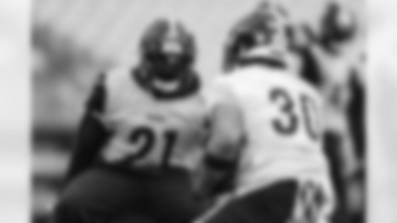 Pittsburgh Steelers defensive back Chuck Clark (21) during practice at Acrisure Stadium preparing for a Week 18 matchup against the Baltimore Ravens, Friday, Jan. 2, 2026 in Pittsburgh, PA. (Alysa Rubin / Pittsburgh Steelers)