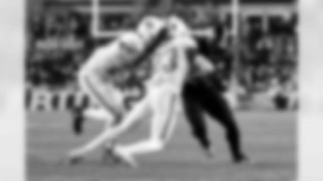 Pittsburgh Steelers running back Kenneth Gainwell (14) during a regular season game between the Pittsburgh Steelers and the Miami Dolphins, Monday, Dec. 15, 2025 in Pittsburgh, PA. (Alysa Rubin / Pittsburgh Steelers)