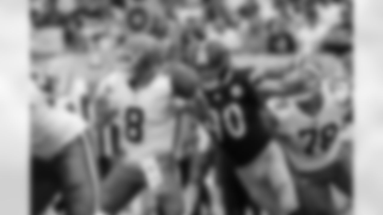 Pittsburgh Steelers linebacker T.J. Watt (90) during a regular season game between the Pittsburgh Steelers and the Cleveland Browns, Sunday, Oct. 12, 2025 in Pittsburgh, PA. The Steelers defeated the Browns 23-9. (Taylor Ollason/ Pittsburgh Steelers)