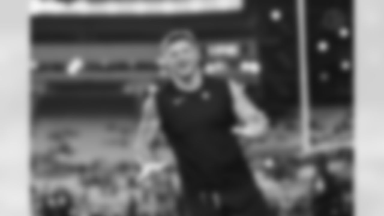 Pittsburgh Steelers linebacker Jack Sawyer (33) during a postseason Wild Card game between the Pittsburgh Steelers and the Houston Texans, Monday, Jan. 12, 2026 in Pittsburgh, PA. (Taylor Ollason / Pittsburgh Steelers)