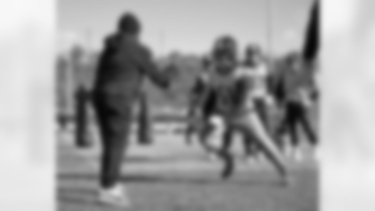 Pittsburgh Steelers linebacker Nick Herbig (51) during practice at the UPMC Rooney Sports Complex preparing for a Week 11 matchup against the Cincinnati Bengals, Thursday, Nov. 13, 2025 in Pittsburgh, PA. (Karl Roser / Pittsburgh Steelers)