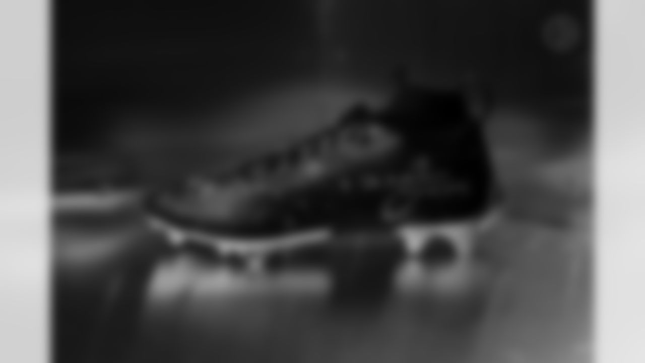 Pittsburgh Steelers cornerback James Pierre (42) will showcase his custom cleats supporting Glimmer of Hope during Week 13. (Alysa Rubin / Pittsburgh Steelers)