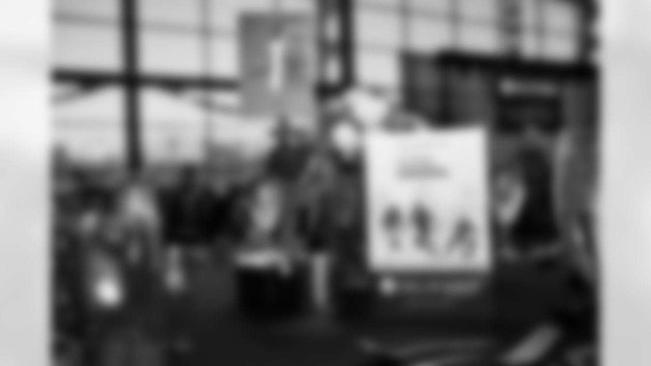 The Pittsburgh Steelers celebrate the 2025 Hall of Honor Class during the Hall of Honor Dinner Ceremony presented by U.S. Steel on Sunday, Dec. 14, 2025 in Pittsburgh, PA. (Alysa Rubin / Pittsburgh Steelers)