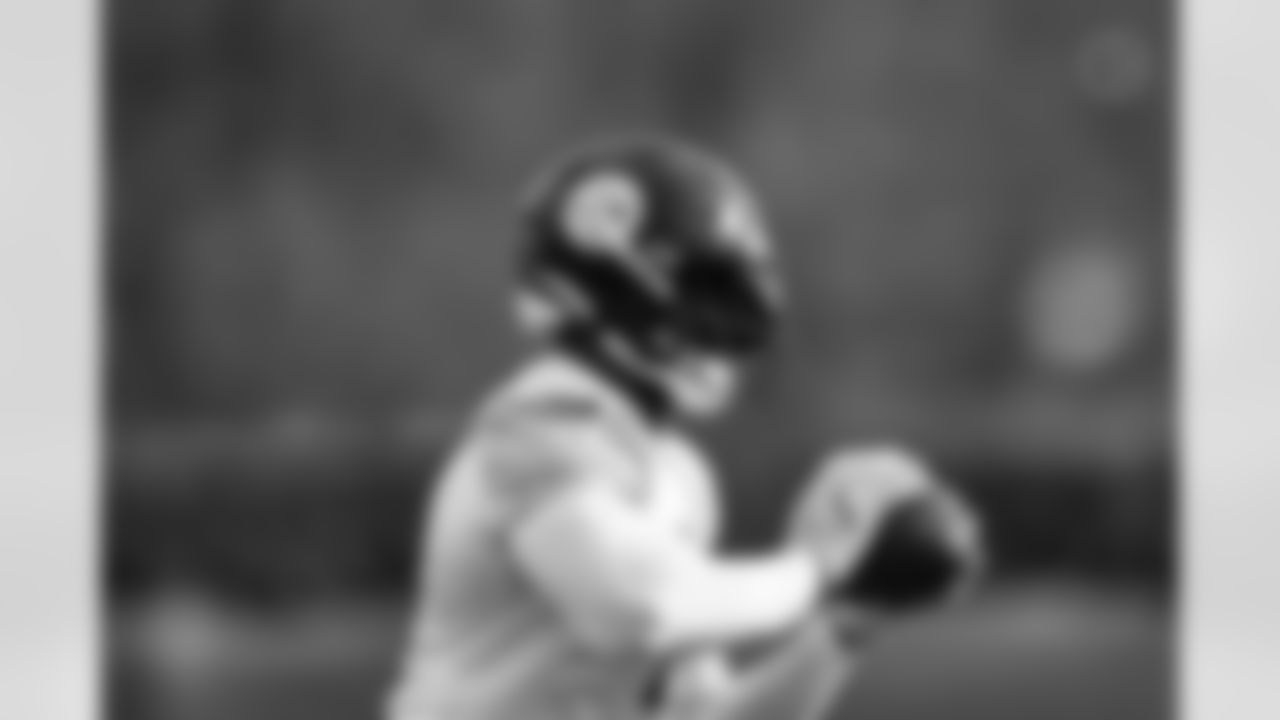 Pittsburgh Steelers wide receiver DK Metcalf (4) during practice at the UPMC Rooney Sports Complex preparing for a Wild Card matchup against the Houston Texans, Thursday, Jan. 8, 2026 in Pittsburgh, PA. (Alysa Rubin / Pittsburgh Steelers)