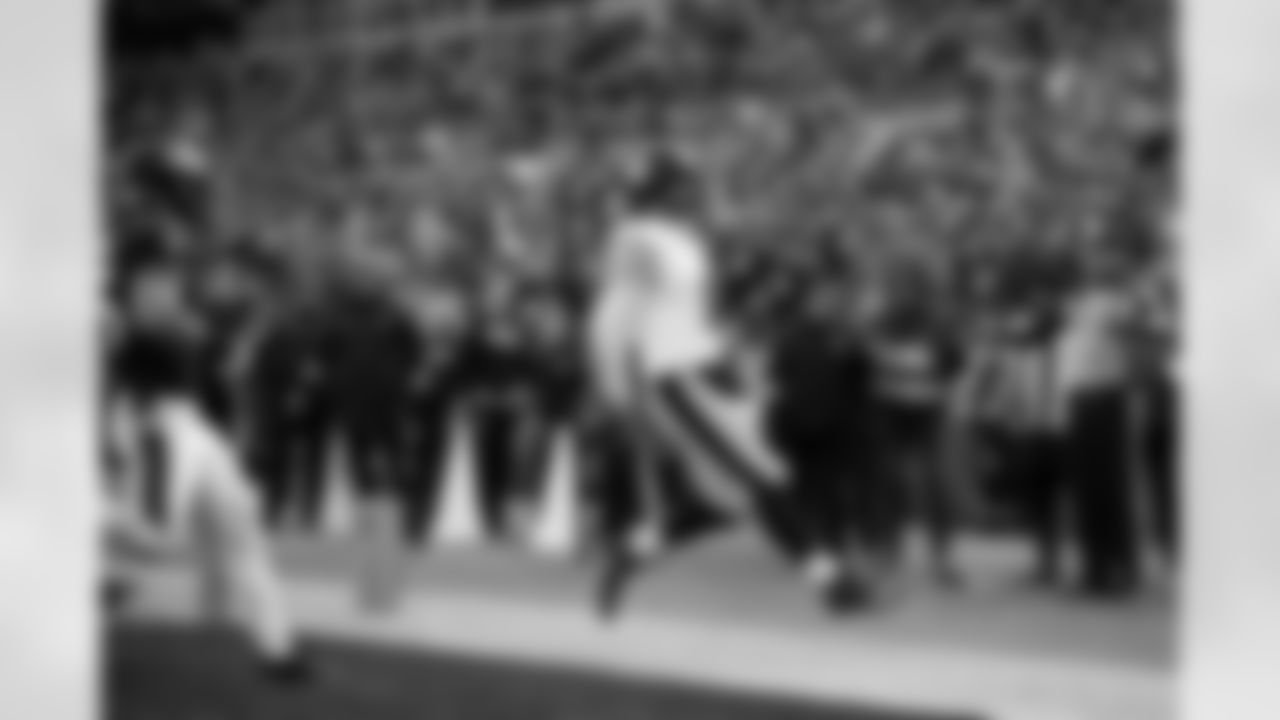 Pittsburgh Steelers quarterback Aaron Rodgers (8) during a regular season game between the Pittsburgh Steelers and the Baltimore Ravens, Sunday, Dec. 7, 2025 in Baltimore, MD. The Steelers defeated the Ravens 27-22. (Karl Roser / Pittsburgh Steelers)