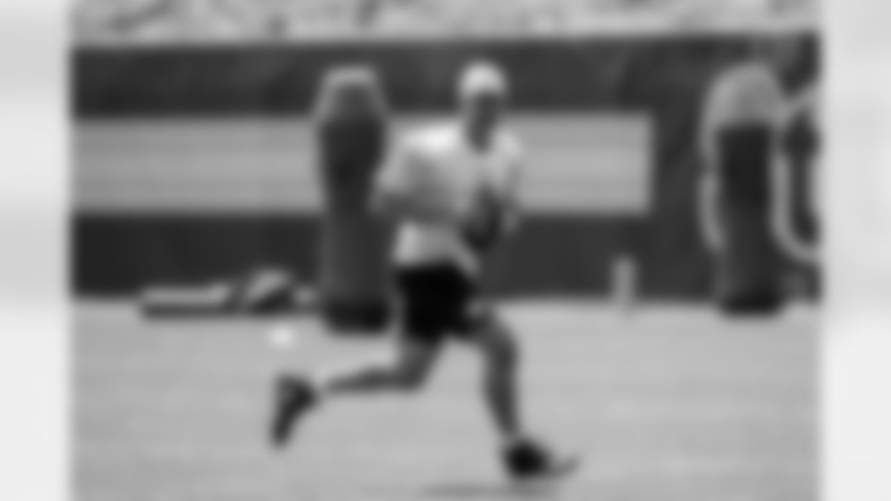 Pittsburgh Steelers quarterback Aaron Rodgers (8) practices at the UPMC Rooney Sports Complex during the 2025 minicamp, Wednesday June 11, 2025. (Taylor Ollason/ Pittsburgh Steelers)