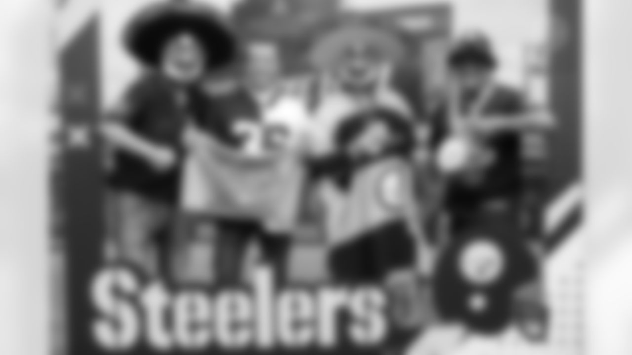 The Pittsburgh Steelers host a NFL Draft Party at Frontón Bucareli on Thursday, April 24, 2025 in Mexico City, Mexico. (Pablo Lomelin / Pittsburgh Steelers)